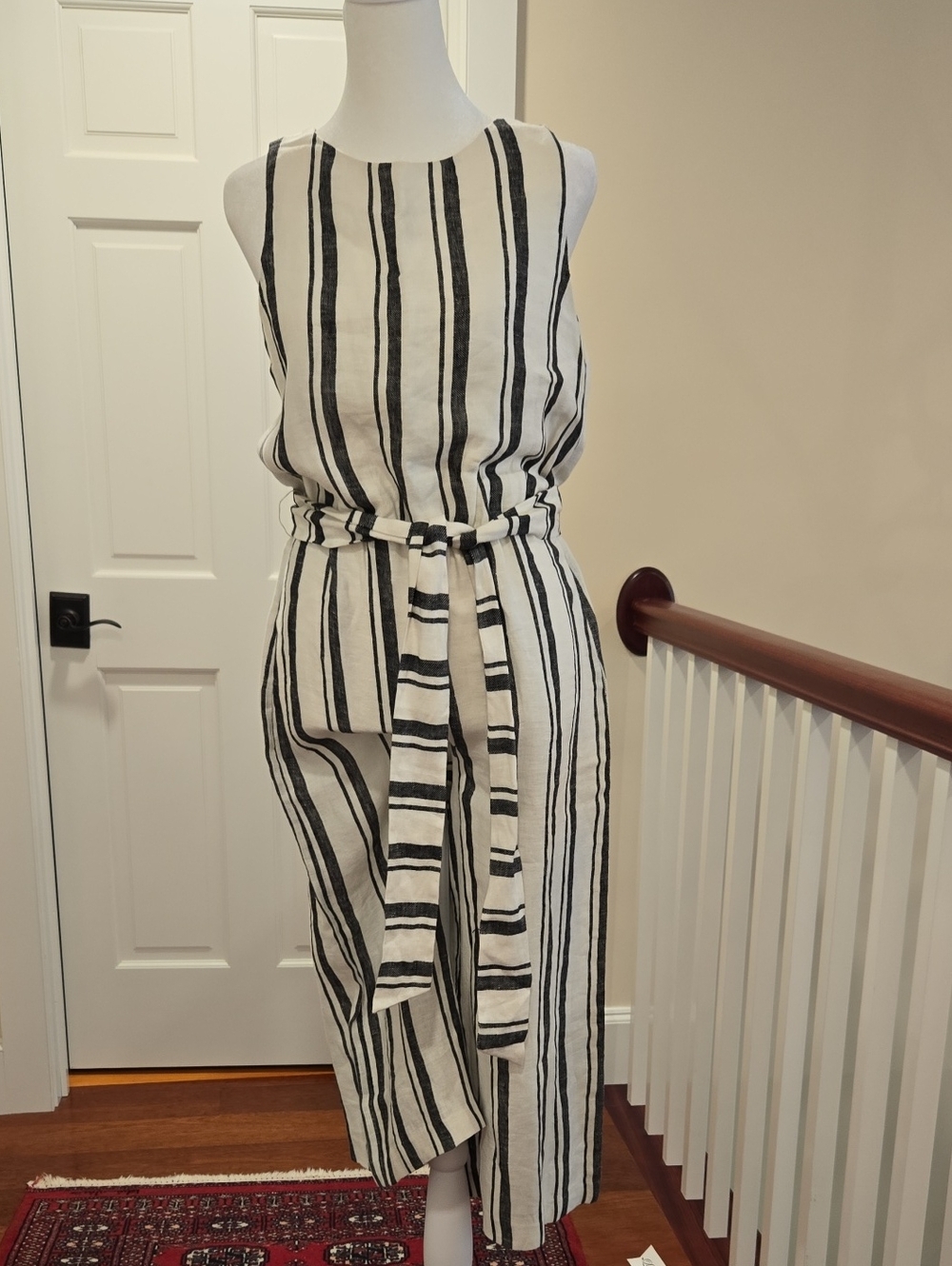 Alice + Olivia White Top with Black Logo Tag